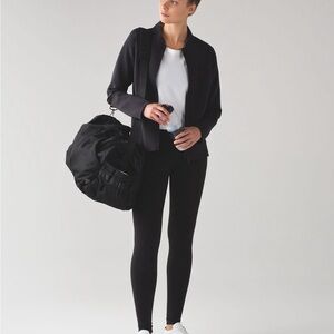 Lululemon Athletica Black neoprene zip size 8